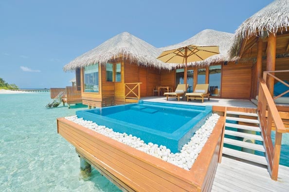 1.ROOMS-WITH-VIEW-Lagoon-Bungalow-with-plunge-pool-(5)-HR