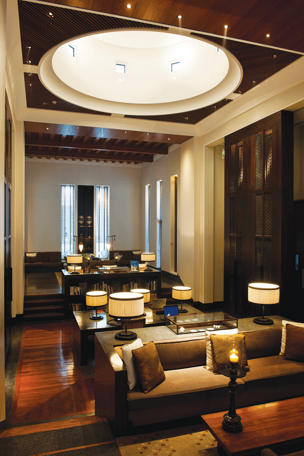 extra-The-Club-Lounge