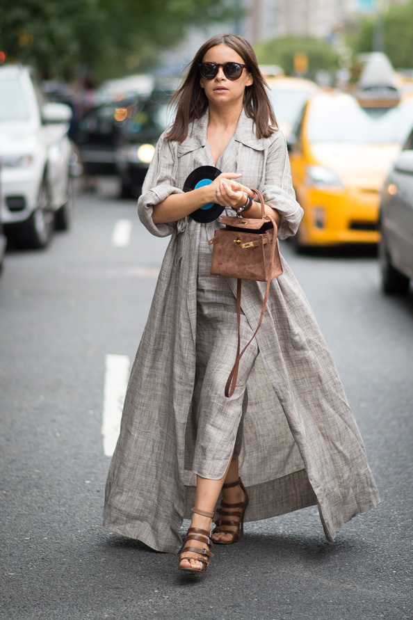 New York Fashion Week, Miroslava Duma goes natural in a cool linen ensemble