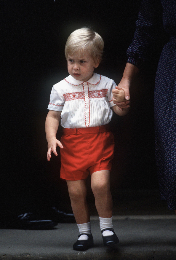 Prince George resembles his dad, Prince William, as a kid 