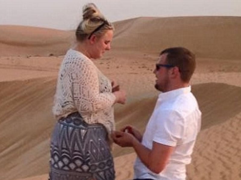 abbie parker ben moss Man Surprises Girlfriend With Proposal During Dubai Safari