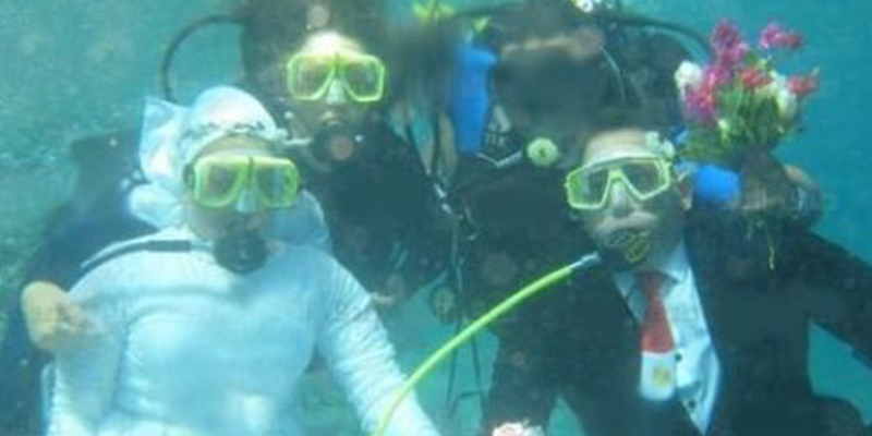 underwater wedding