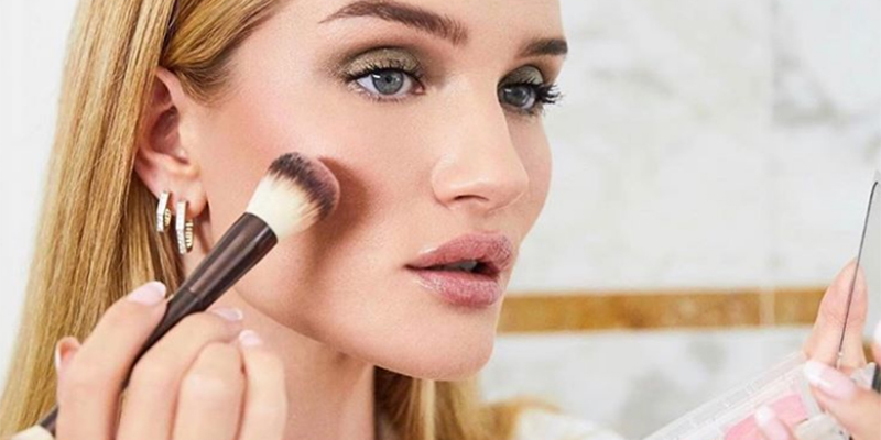 Don't makeup Unless You Use These 10 Tools