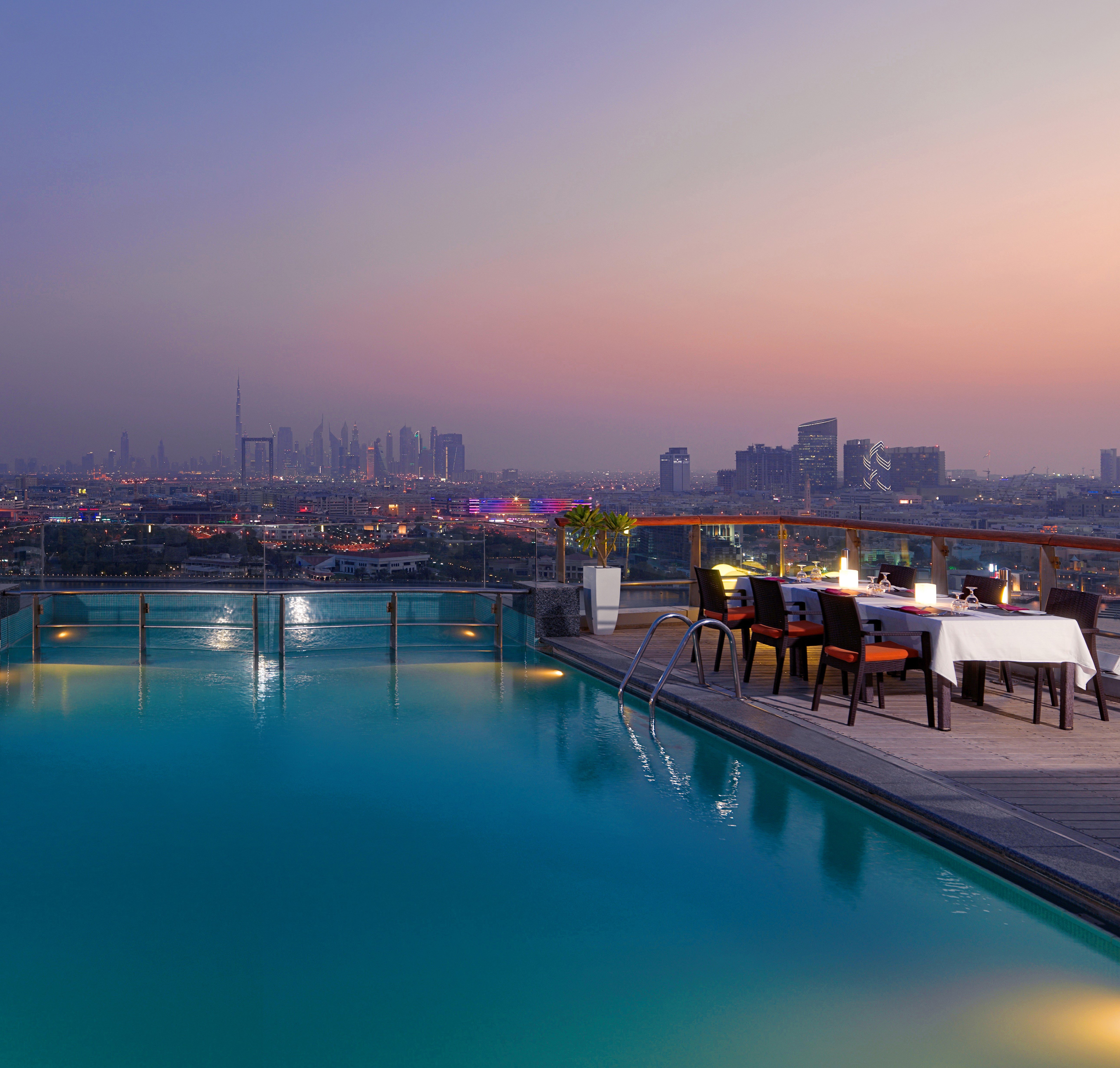 Hilton Dubai Creek_The Edge Pool Bar4 - Copy