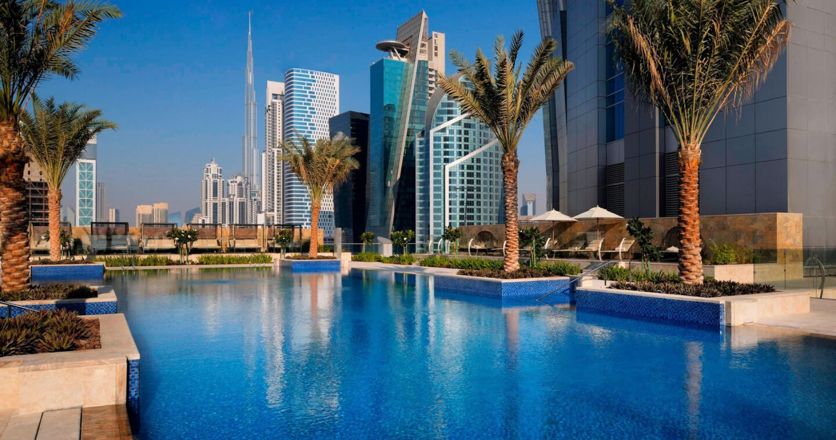 emirates airlines free hotel dubai