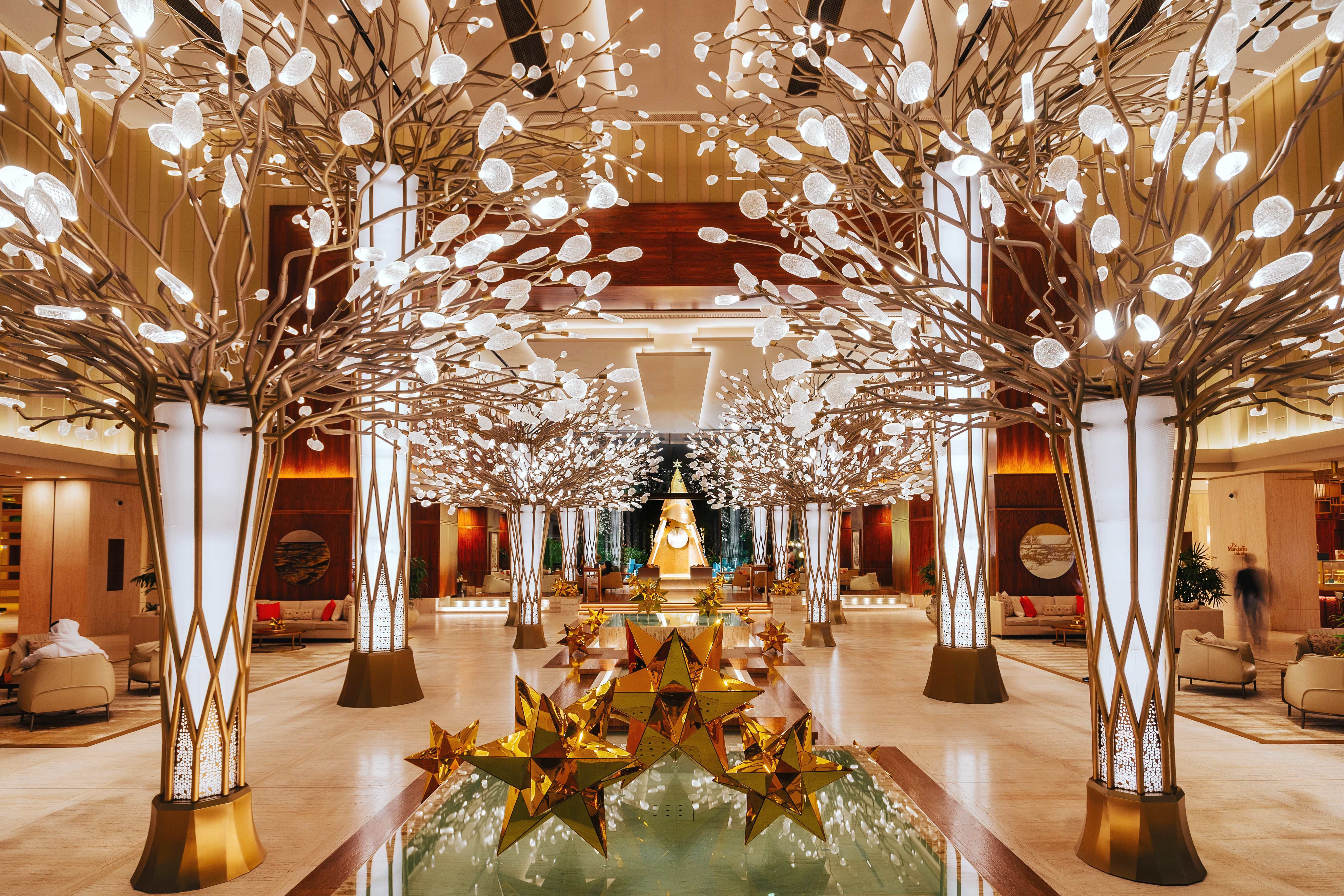 Mandarin Oriental Jumeira, Dubai - Piaget Xmas Tree3