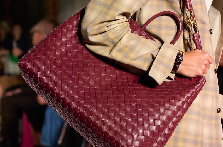SMALL ANDIAMO LEATHER TOTE BAG for Women - Bottega Veneta