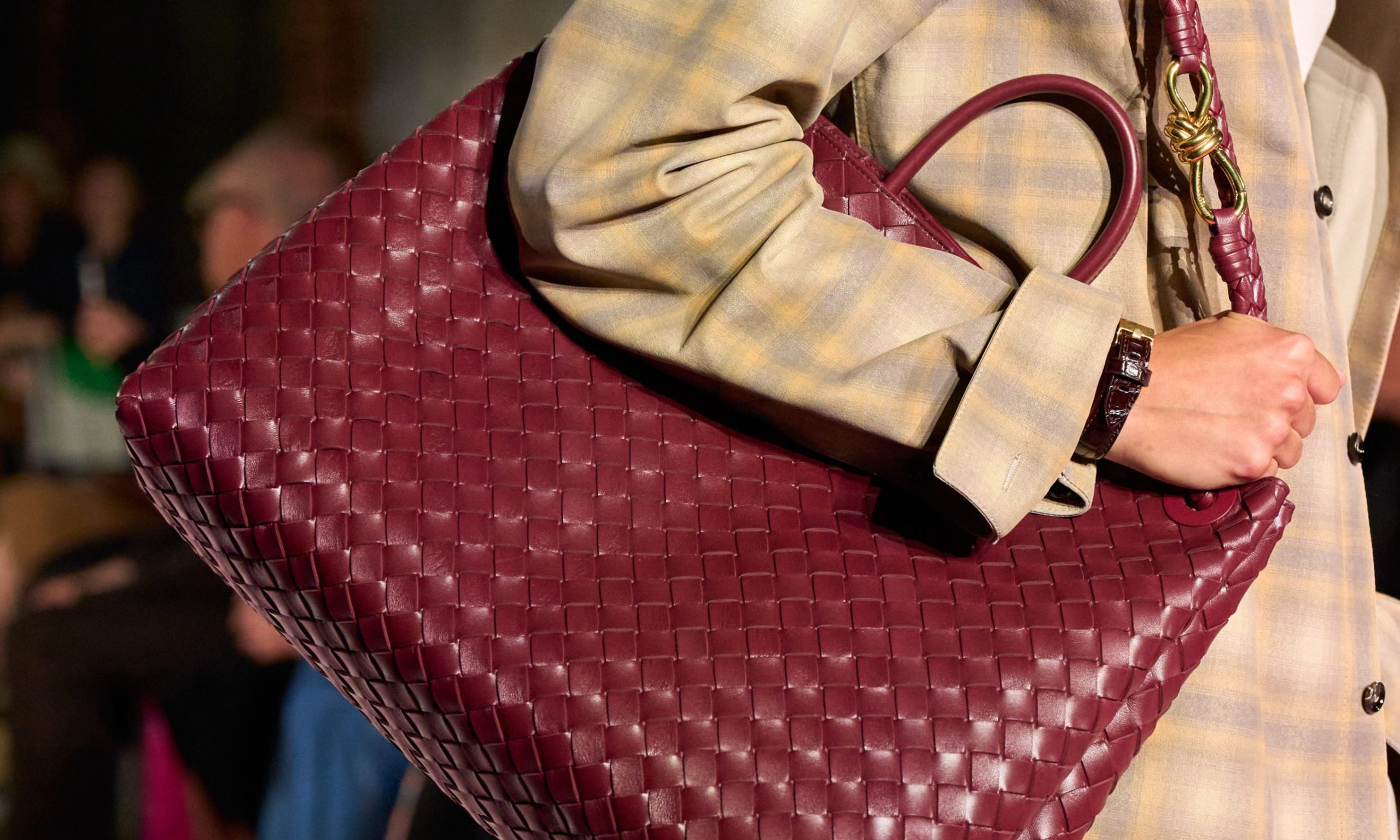 Why Bottega Veneta's Andiamo tote is worth adding to your bag collection – Emirates Woman