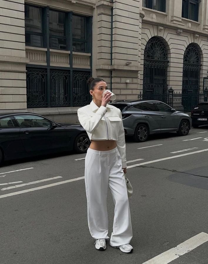 Alex Rivière-Sieber on Instagram  How to wear white jeans, Jeans outfit  winter, White denim jeans outfit