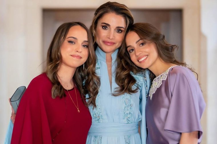 Queen Rania wishes Princess Iman & Salma: Throwback to their adorable ...