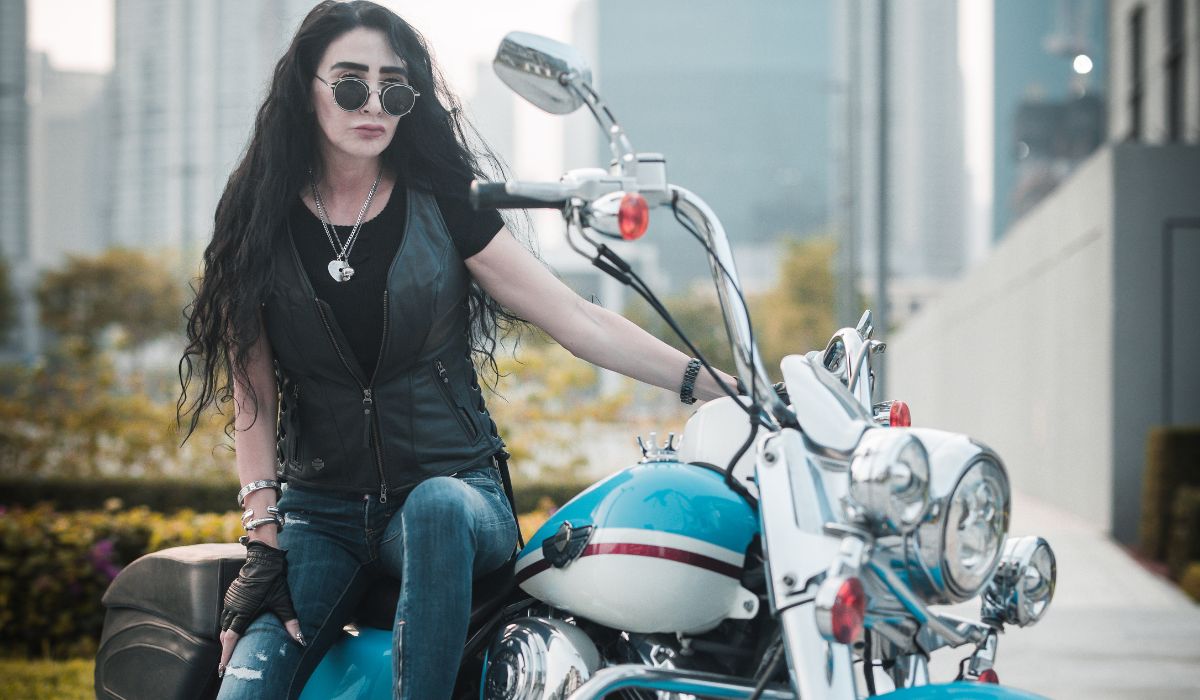 Мотоциклетистката Поли Гуцева разказва как да издигнете хобитата си до нови висоти – UAE Woman